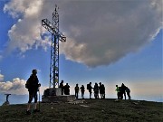 45 Alla croce del Linzone ...nuvola di Fantozzi sopra di noi
